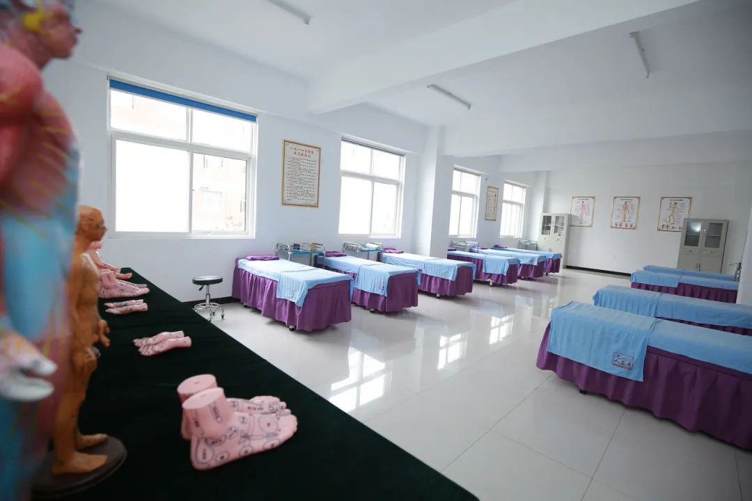 2025年西安医药科技职业学校招生简章 73832c027e1594302c5d9f9cca8583ff.jpg