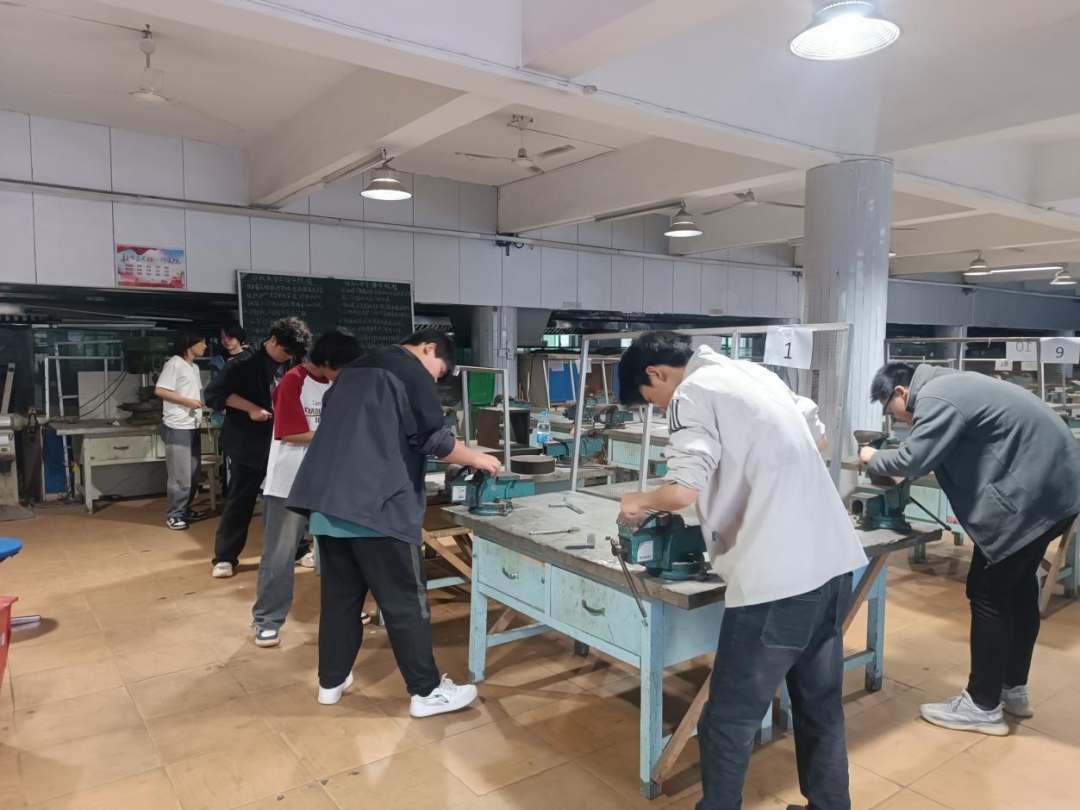 a18262ef097f2b50fab6deaf46a12262.png a18262ef097f2b50fab6deaf46a12262.png