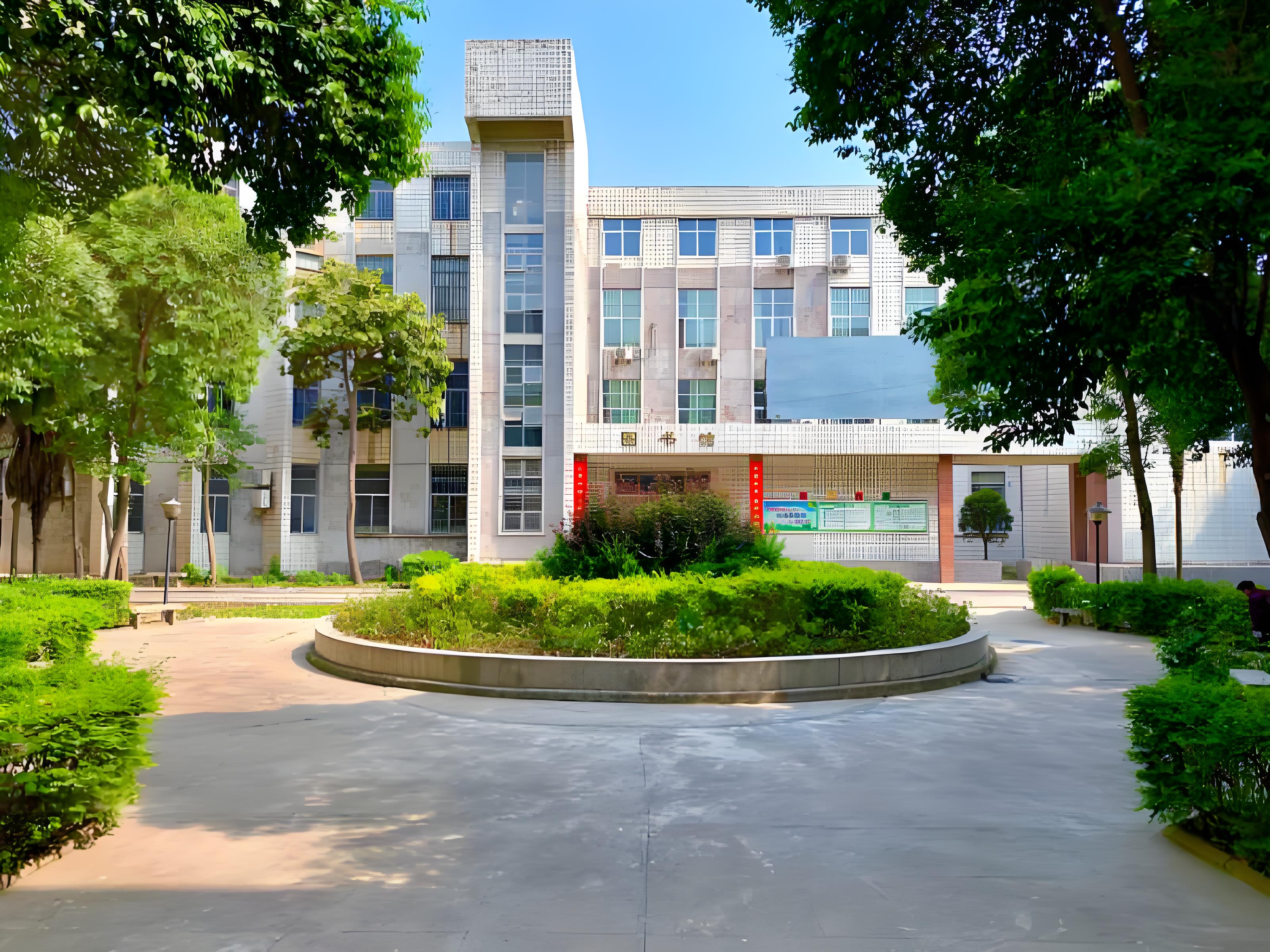 点击放大图片 西安综合职业中等专业学校