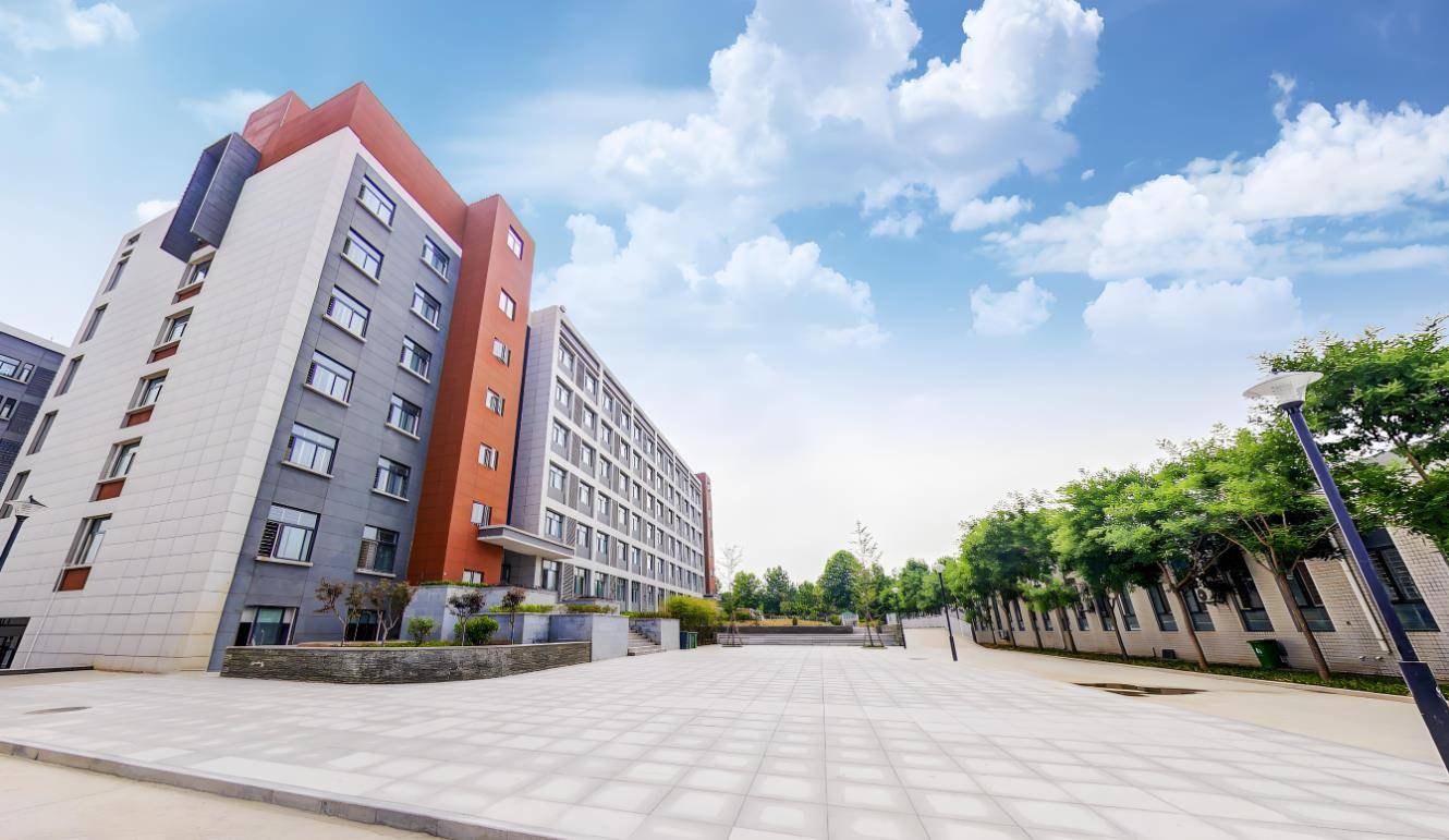 点击放大图片 西安新华高科技工学校