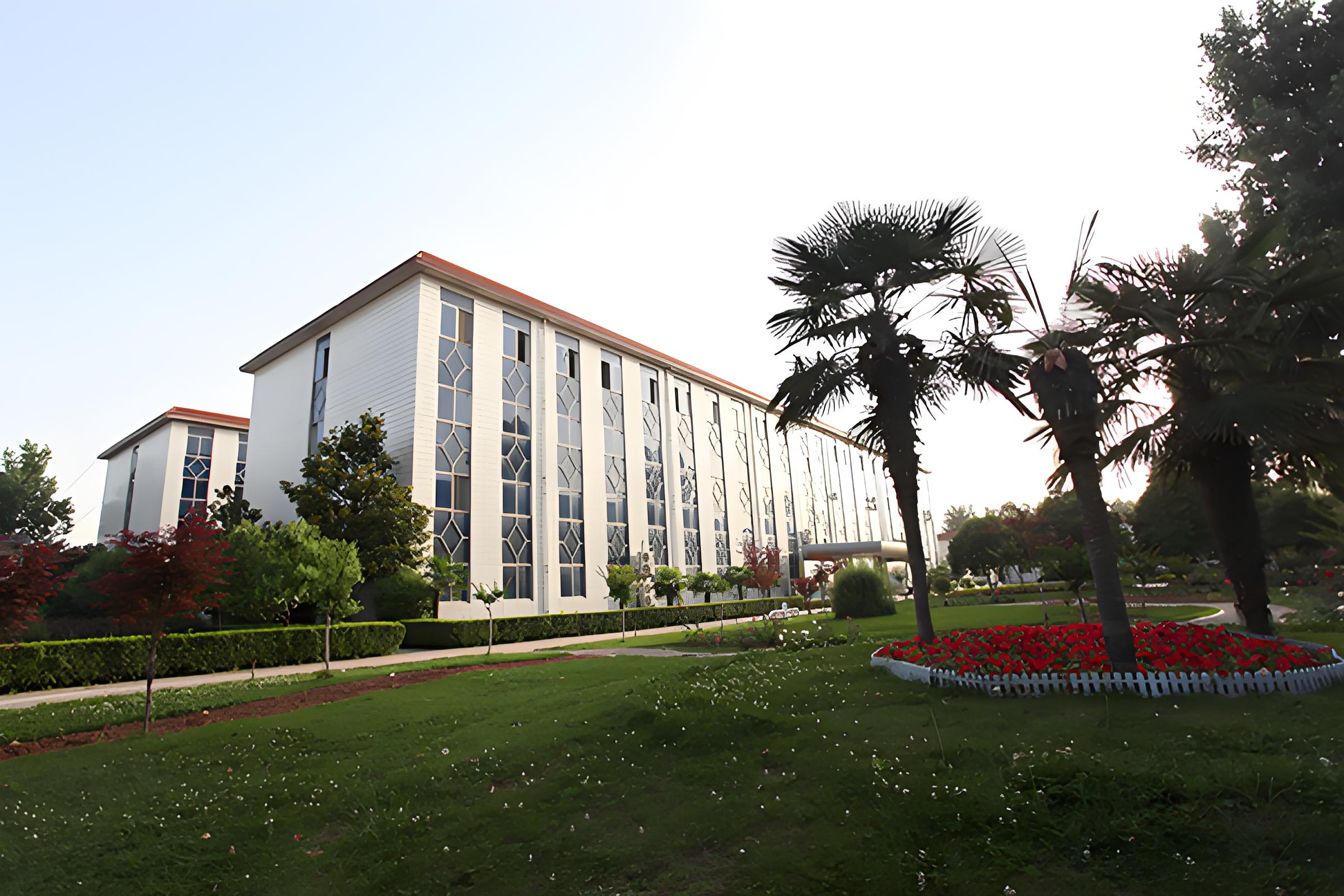 西安齐力铁路技工学校